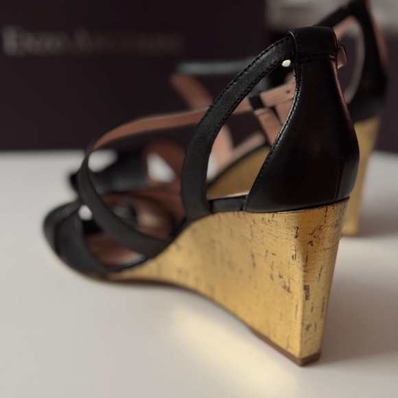 Enzo Angiolini Wedge Heel Sandals in Black Leather and Golden Cork. New in box. - Picture 5 of 6